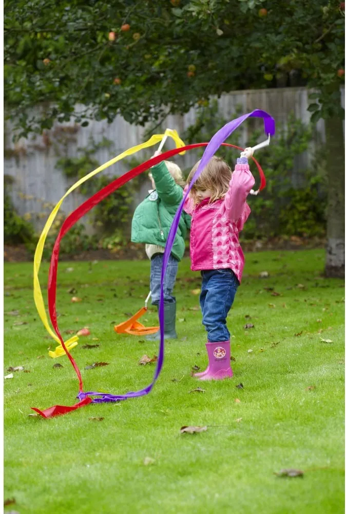 Holding Streamers Pk6