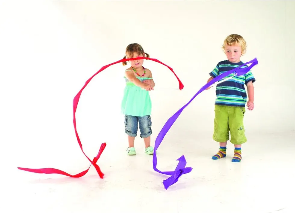 Holding Streamers Pk6