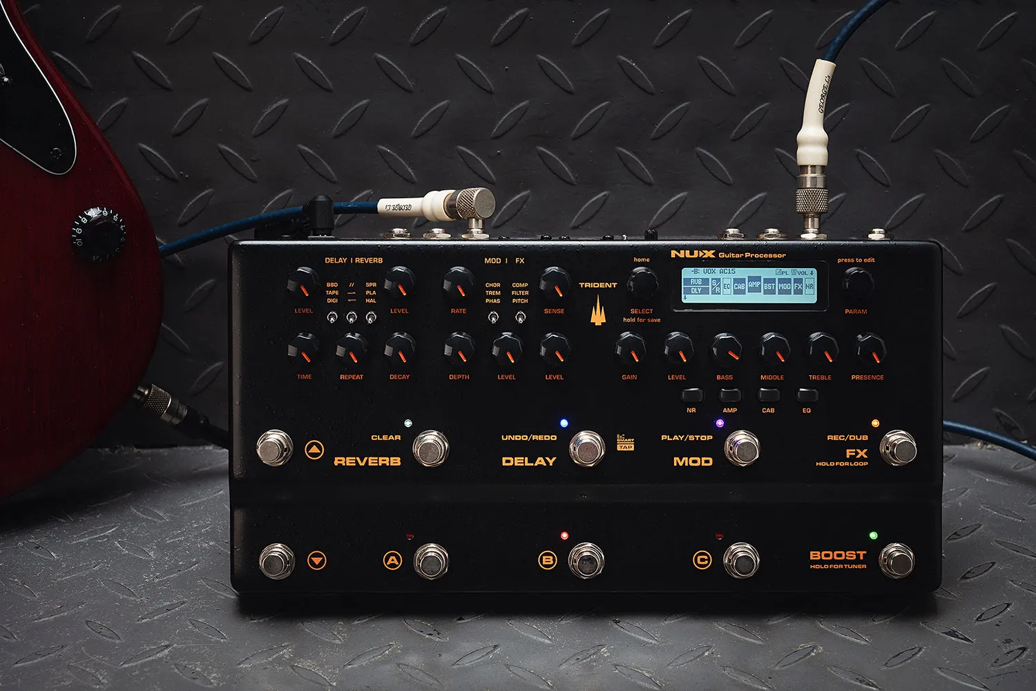 NU-X Trident Amp Simulator & Multi-FX Pedal