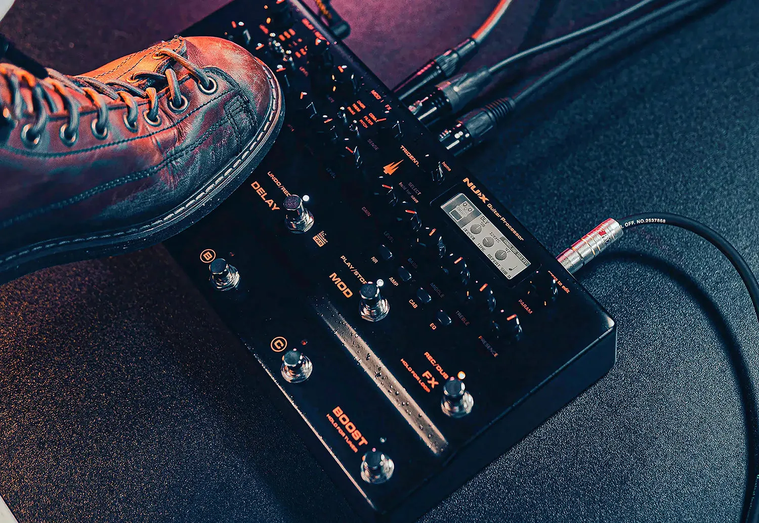 NU-X Trident Amp Simulator & Multi-FX Pedal