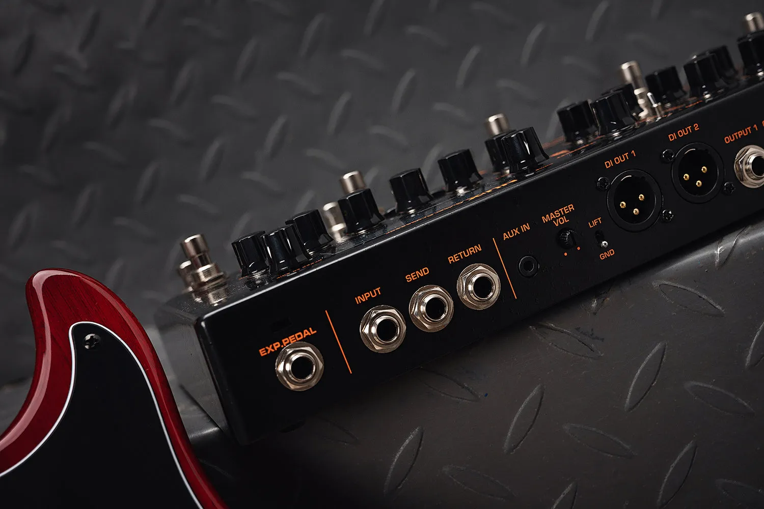 NU-X Trident Amp Simulator & Multi-FX Pedal