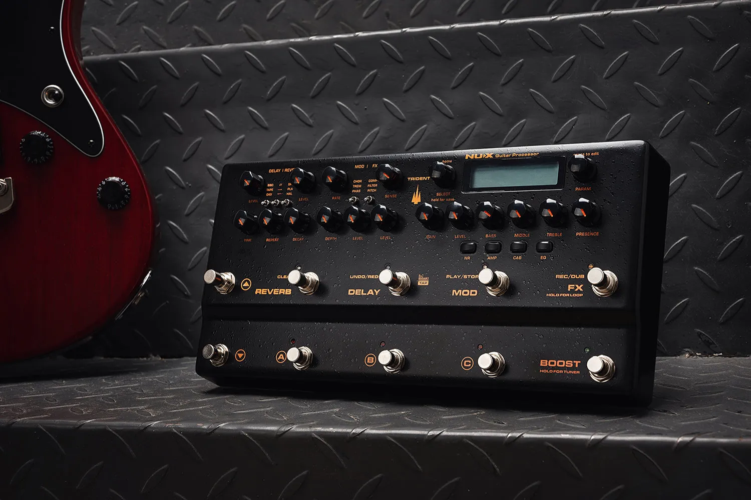 NU-X Trident Amp Simulator & Multi-FX Pedal